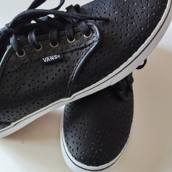 Van's Shoes - Van's Ultracush Women's Black Sneakers GUC SIZE 8